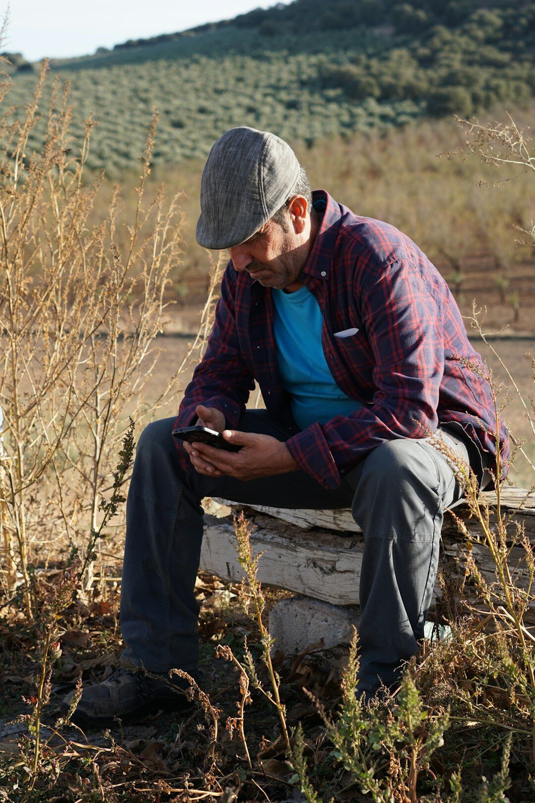 Turkish reporter taking notes during a field interview